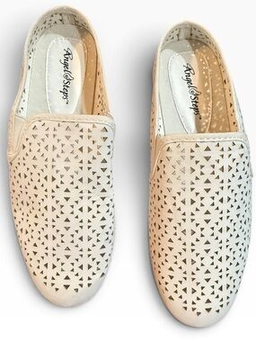 Women’s Angel Steps white slip on mules NWOT Size 8W